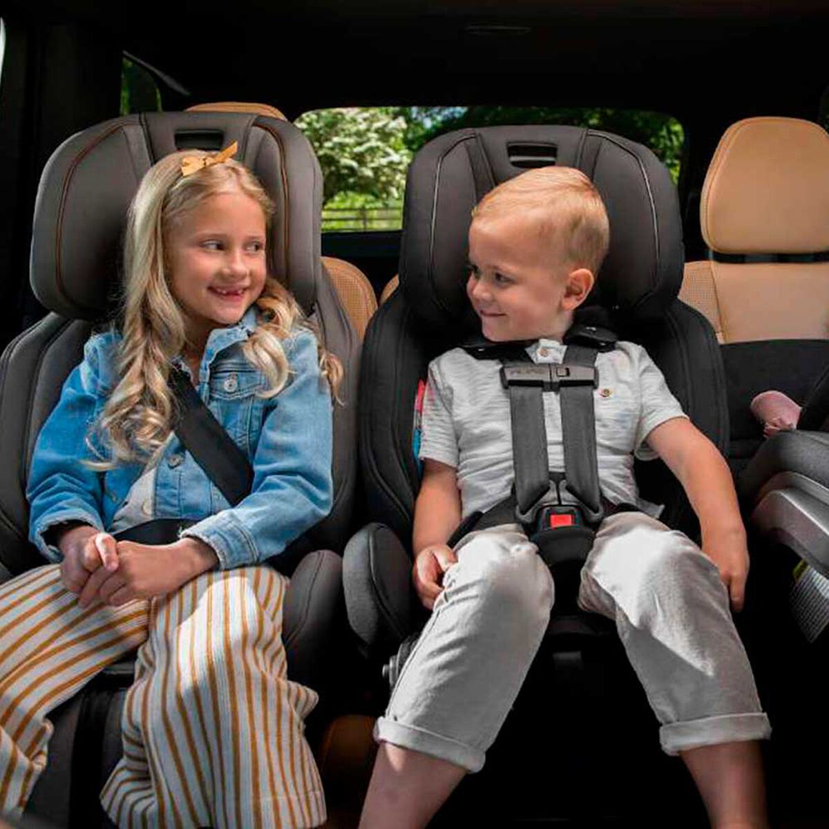 Silla de Auto Bebe Convertible Exec Caviar Nuna