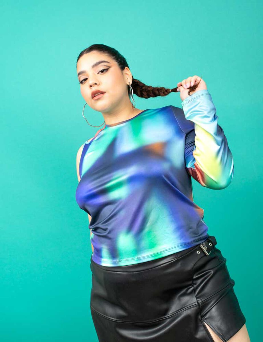 Polera Estampada Una Sola Manga Larga Mujer Icono