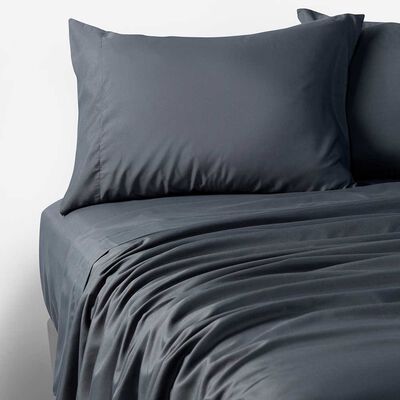 Imagen 1 del producto Juego de Sábanas Rosen 1,5 Plazas Microfibra Gris Oscuro