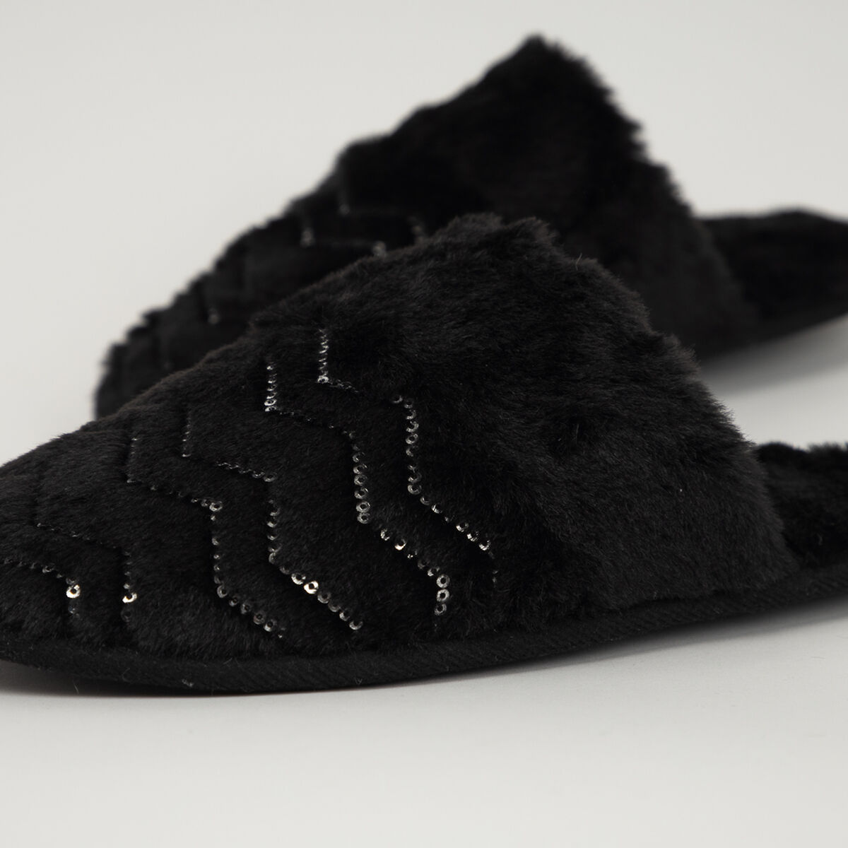 Pantufla Peluda Zigzag Brillos Mujer Zibel