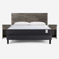 Cama Europea Rosen 2 Plazas Wave + Respaldo + 2 Veladores Tabor Grafito + 2 Almohadas Light Americana