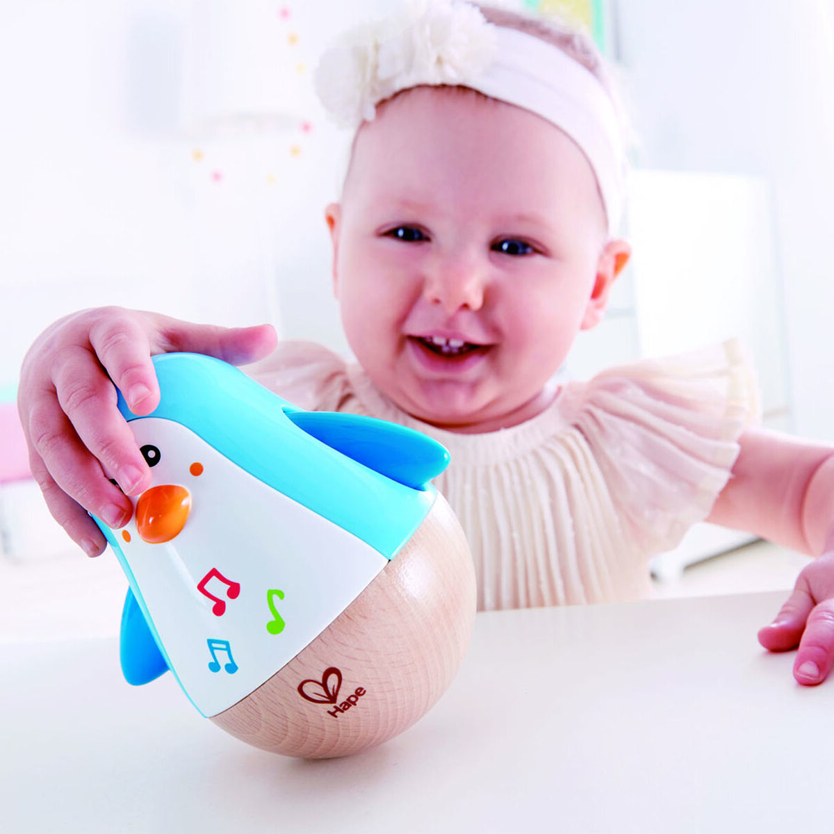 Penguin Musical Wobbler Hape