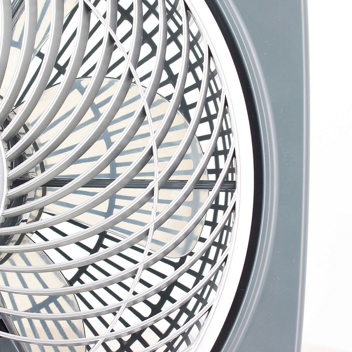 Ventilador Piso/Mesa 12" Con Control Y Timer