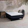 Cama Europea Celta Base Dividida 2 Plazas Black Soul + Respaldo + 2 Veladores Capitone