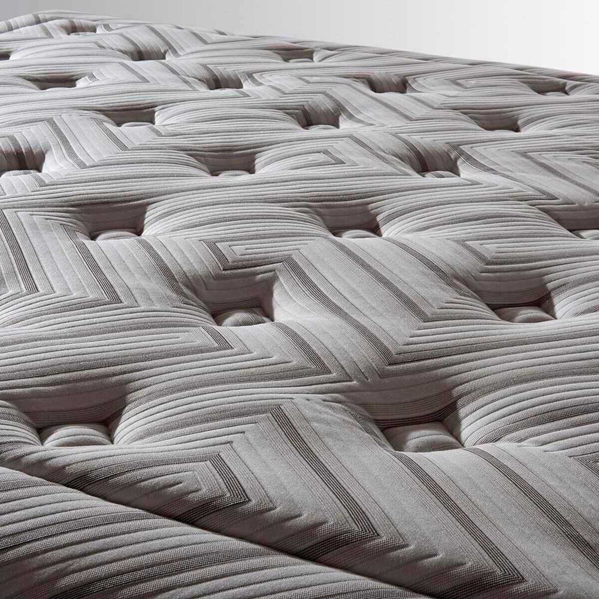 Cama Europea Rosen Base Dividida King Nest + Respaldo + 2 Veladores Issey Grafito