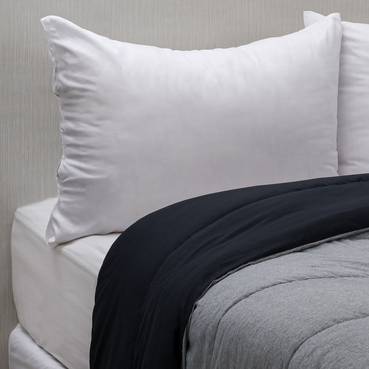Plumón Soft Touch Negro 1,5 Plazas