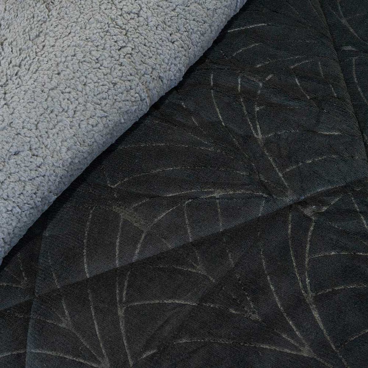 Cubrecama Doral 1.5 Plazas Outboss Estampado Nebula Sherpa D1