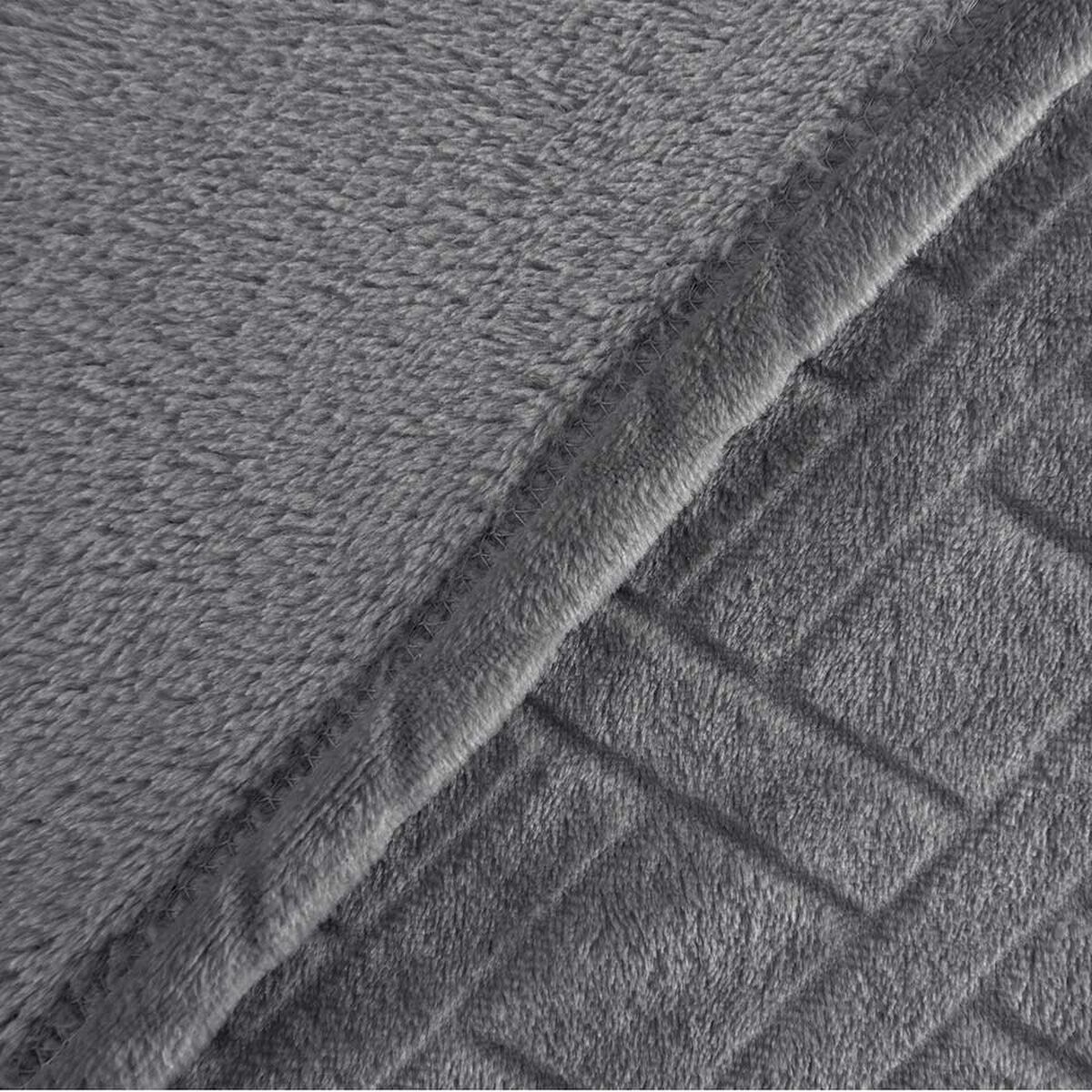 Frazada Flannel Embossed Mashini 1,5 Plazas Liso Gris