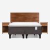 Cama Europea Rosen Base Dividida 2 Plazas New Style 4 Plus + Respaldo + 2 Veladores Tabor Caramelo
