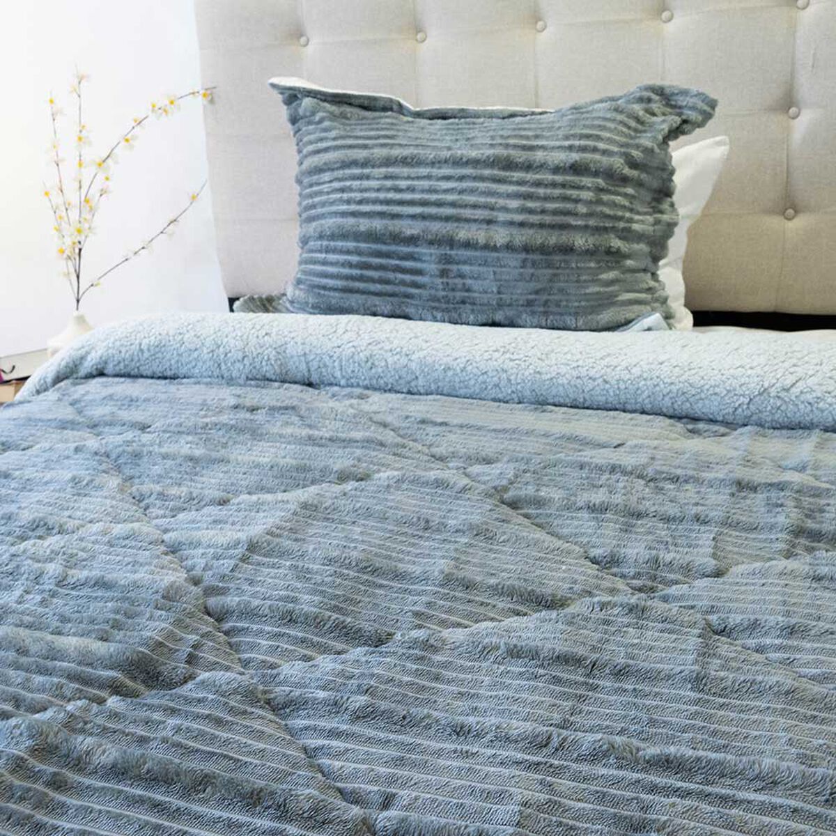 Cubrecama Doral 1.5 Plazas Coteloni Nebula Sherpa Gris