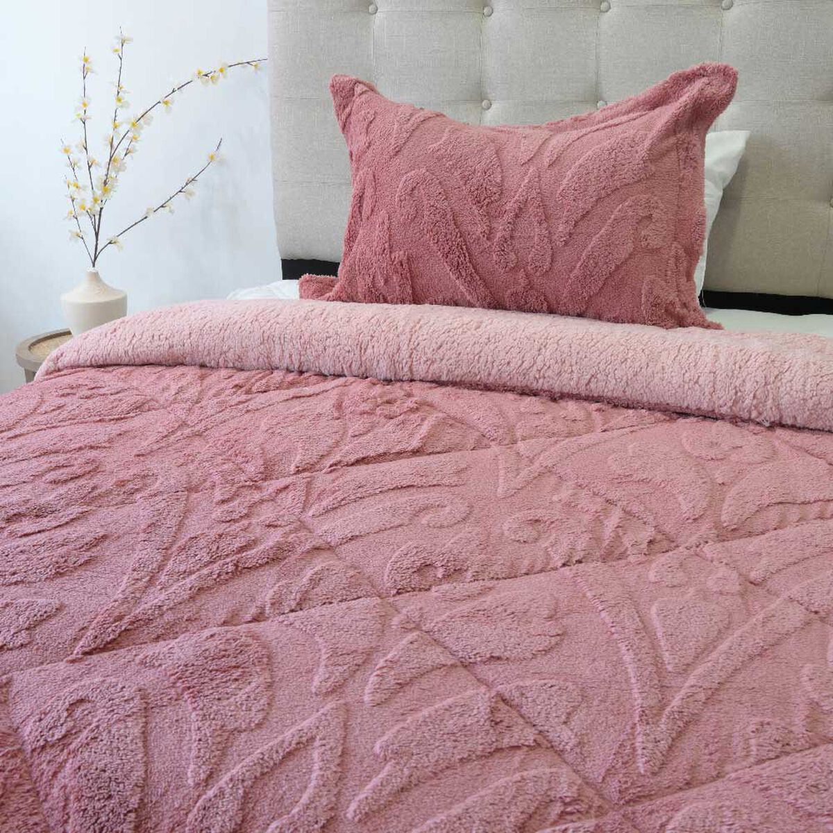 Cubrecama Doral 1,5 Plazas Jacquard Liso Rosa