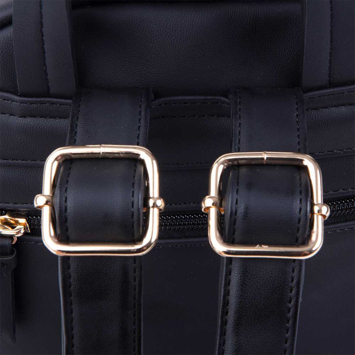 Mochila De Mujer Budapest Negra Mediana Secret