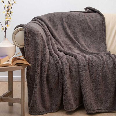 Manta Poliéster Doral 127 x 152 Deluxe Gris Oscuro