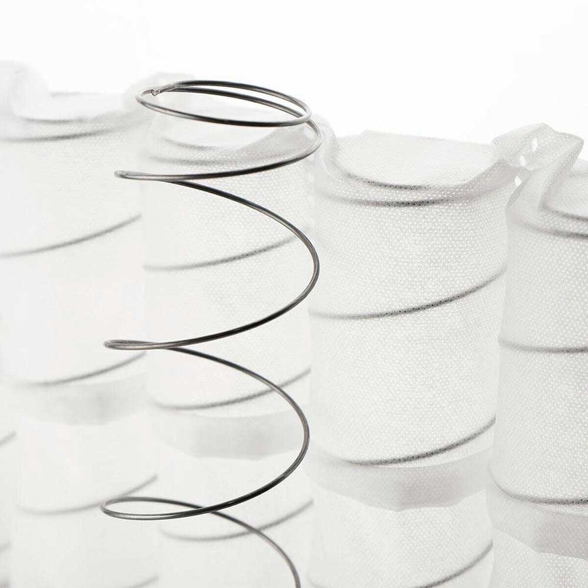 Cama Europea Celta Base Dividida 2 Plazas Carbono + Respaldo + 2 Veladores Alba White