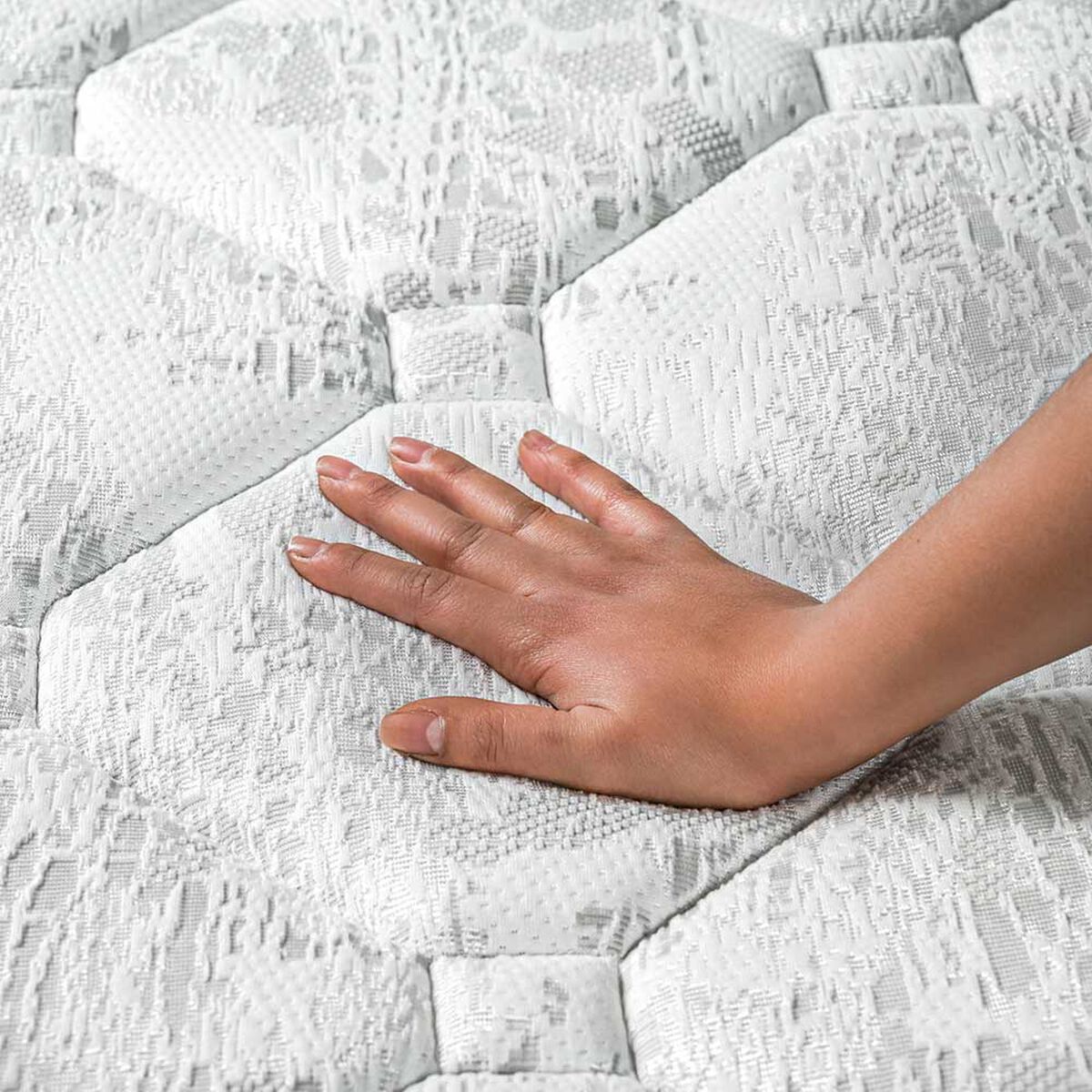 Juegos de Dormitorio Cama Europea Cannon Calm King + 2 Almohadas