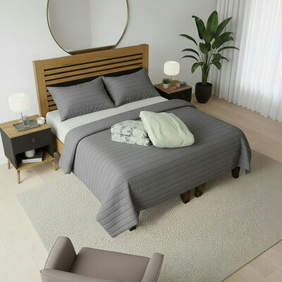 Combo Cama Europea CIC Base Dividida 2 Plazas Balance + Respaldo 2 Plazas + 2 Veladores Casanova Caroline Natural + Cobertor Corduroy Sherpa Zibel 2 Plazas + Juego de S&aacute;banas Polar Casanova 2 Plazas