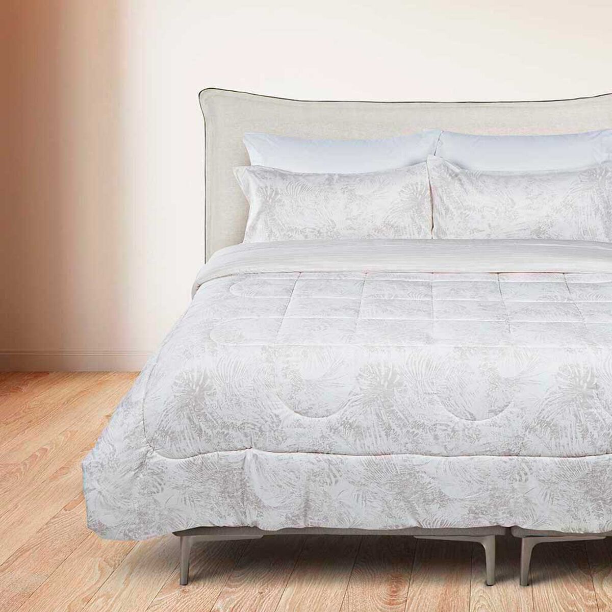 Plum&oacute;n Rosen Amelia King