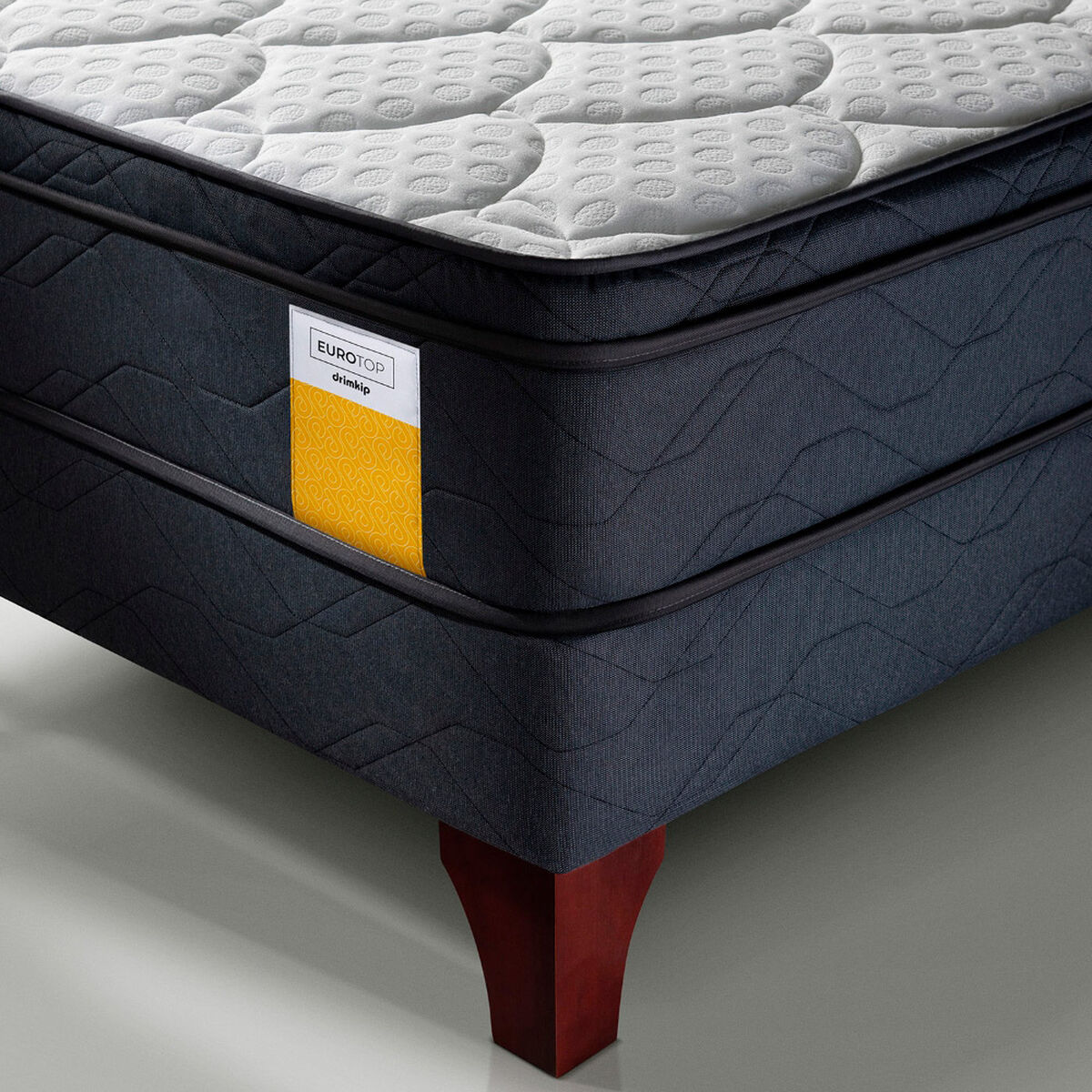 Cama Europea Drimkip Eurotop Queen + Respaldo Rombos + Topper