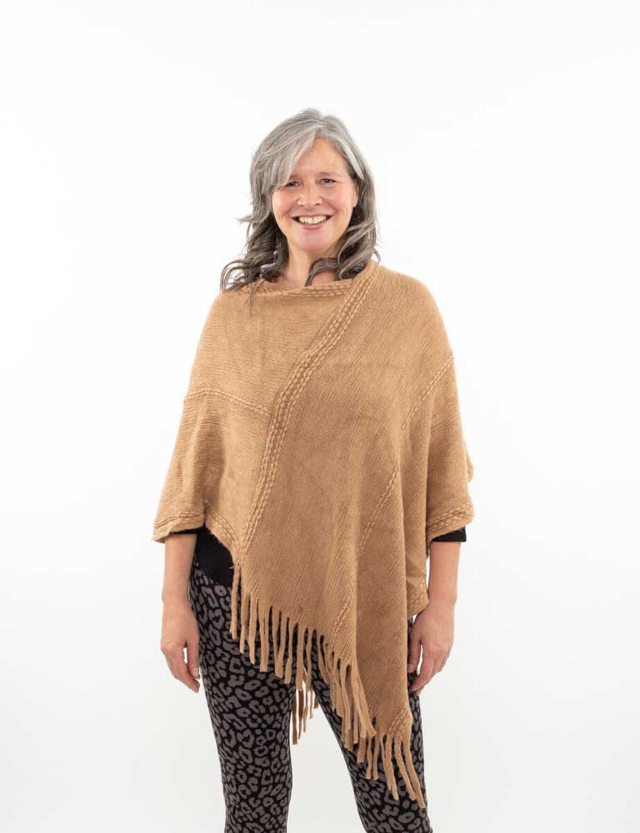 Ruana Camel Mujer Bside