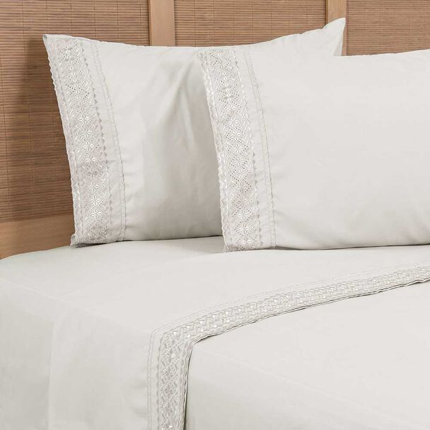 Juego de Sábanas Bordadas Plumetti King Beige
