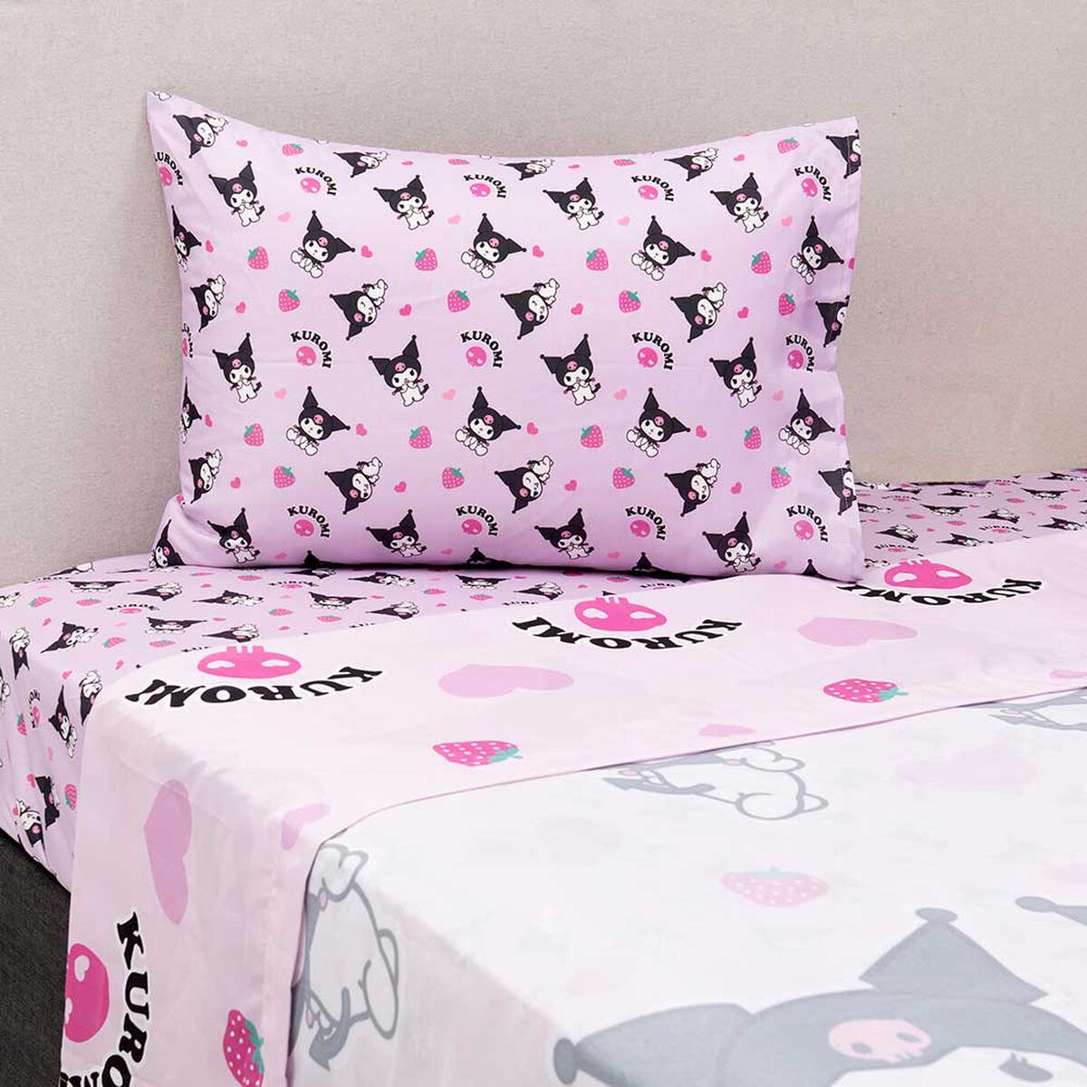 Juego de S&aacute;banas Infantil Sanrio-Kuromi 1.5 Plazas Frutillas