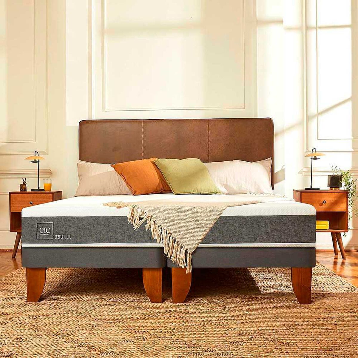 Cama Europea CIC Base Normal 2 Plazas Ortopedic + Respaldo + 2 Veladores Villarrica