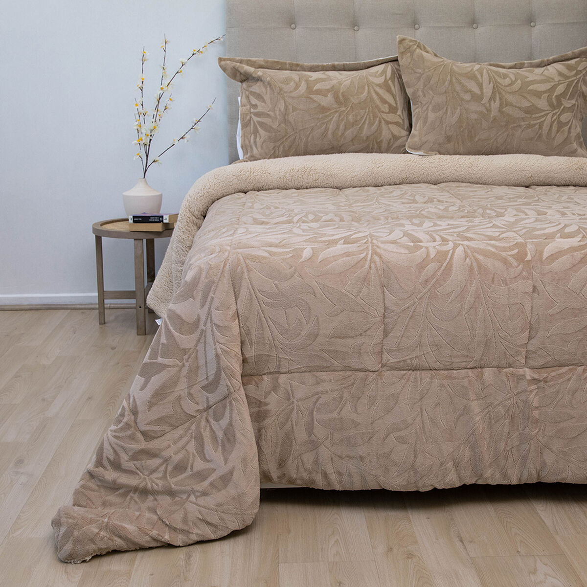 Cubrecama Doral Super King Beige Outboss Sherpa