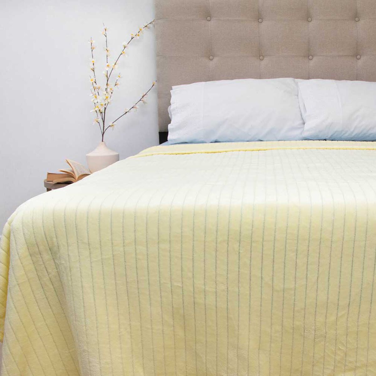 Frazada Poliéster Doral King Deluxe Amarillo