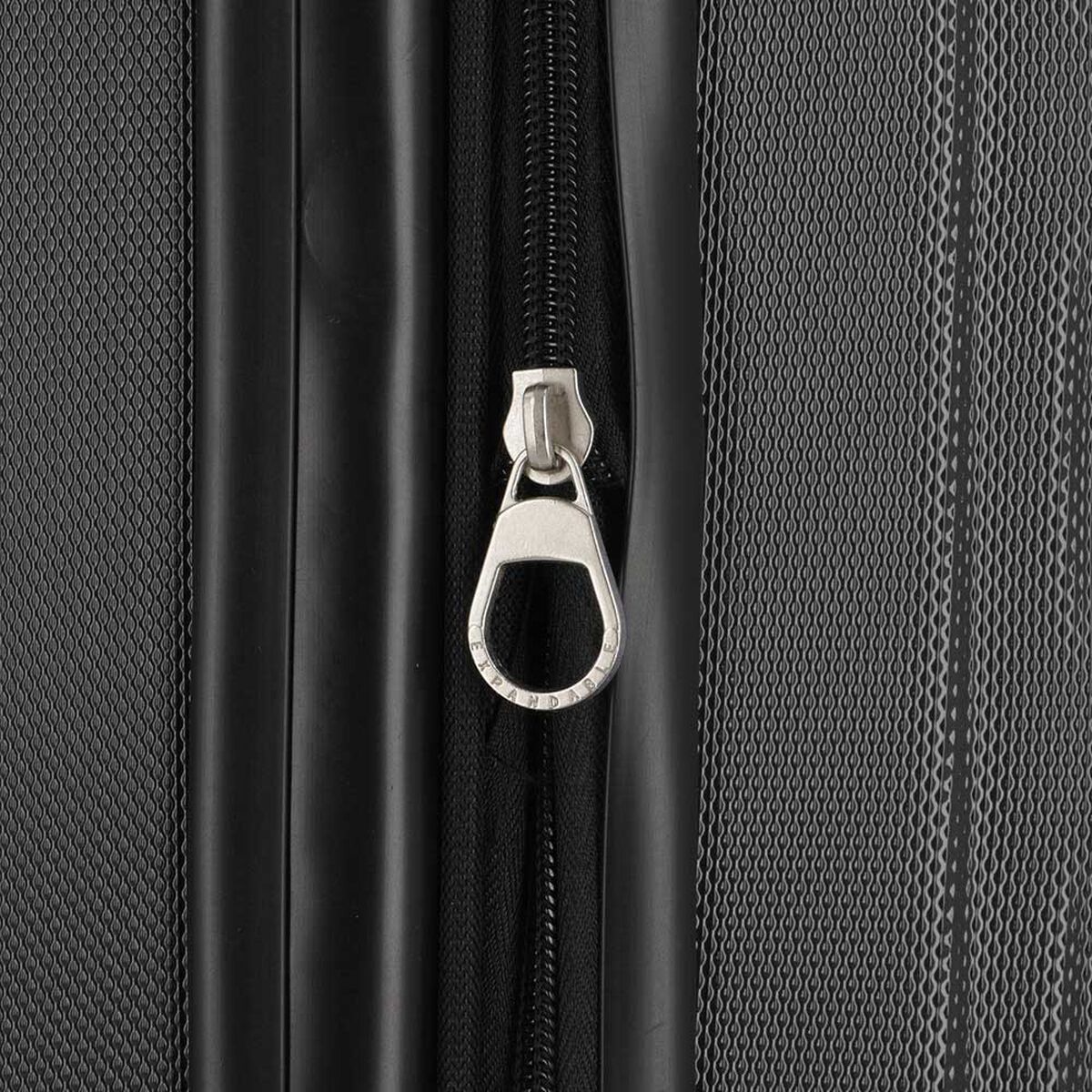 Maleta American Tourister Summit Negro 69 lt M