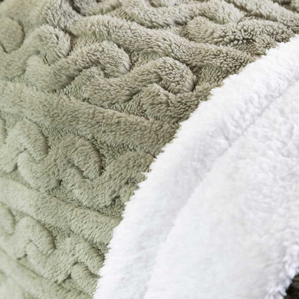 Manta Embossed Sherpa Zibel Verde