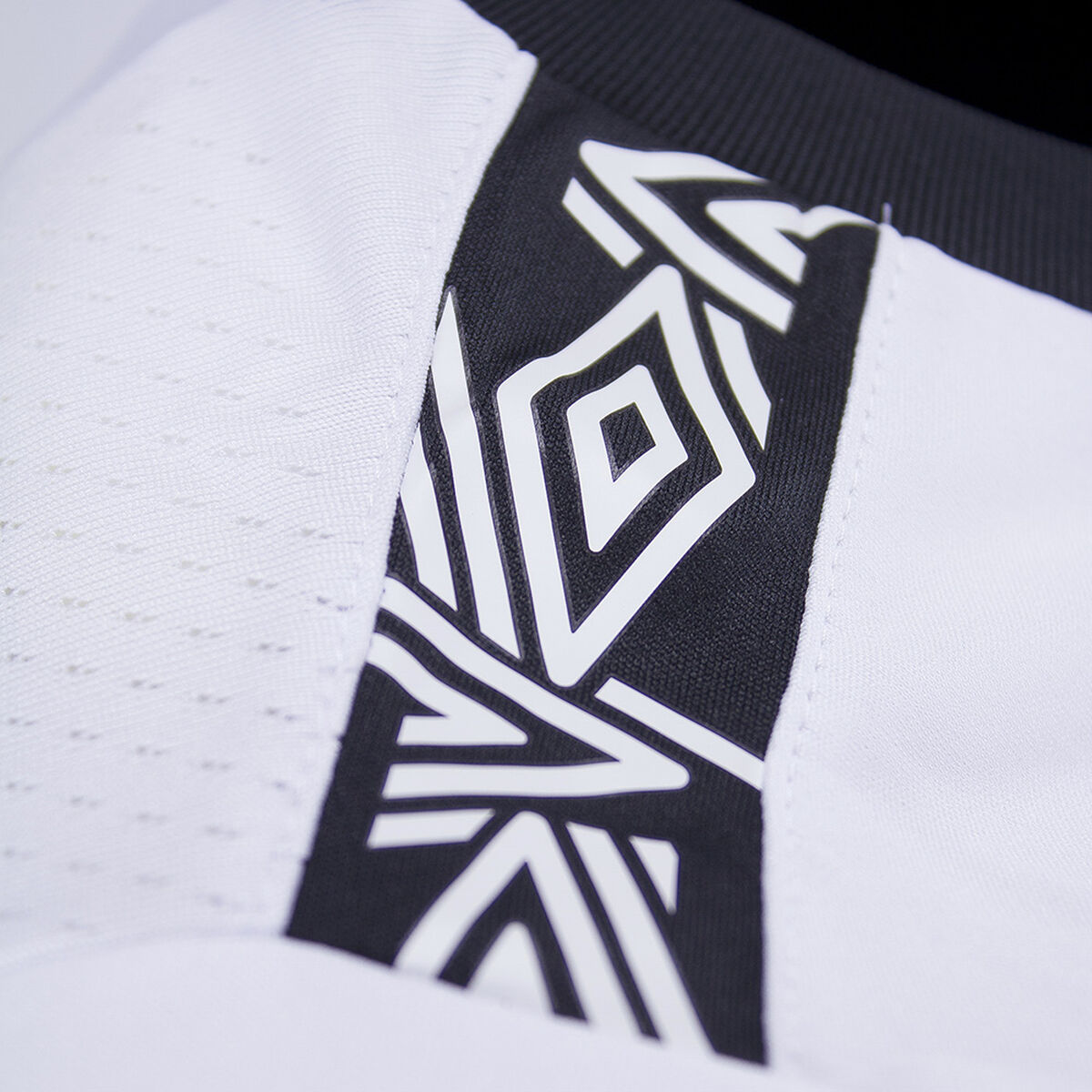 Camiseta Local Colo-Colo Hombre  Umbro 2019