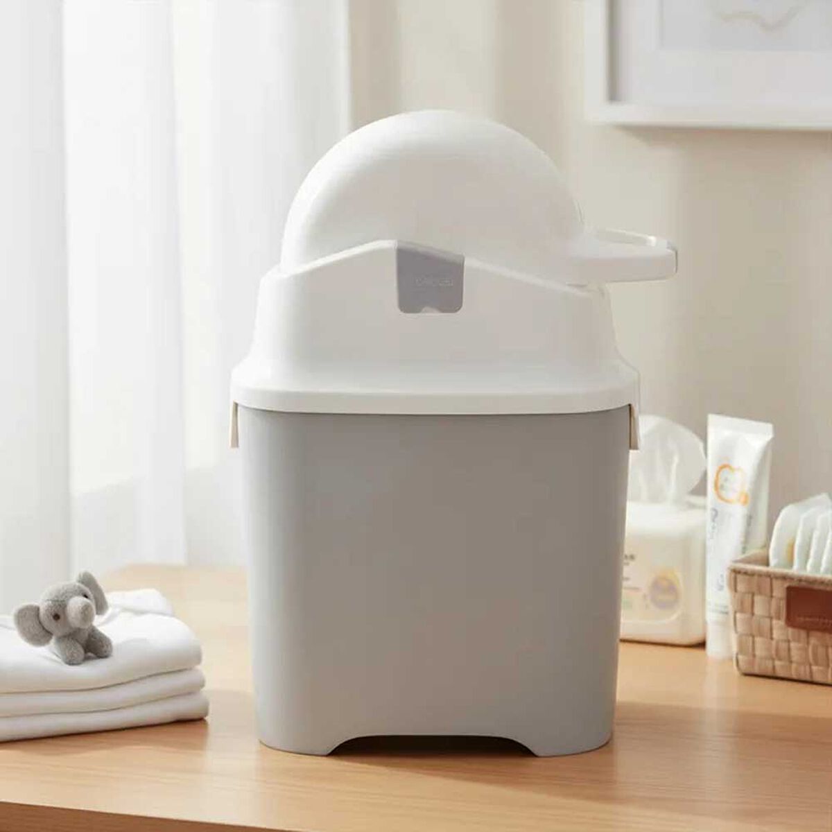 Basurero de Pa&ntilde;ales Plateado Bebesit