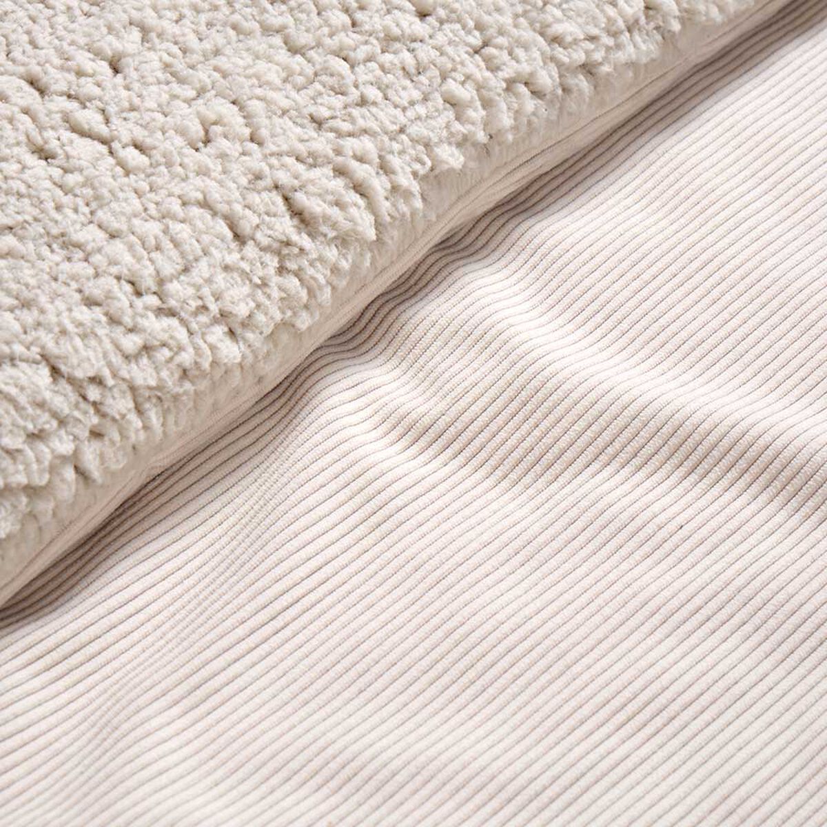 Plum&oacute;n Rosen King Sherpa Alaska Cord Latte Beige
