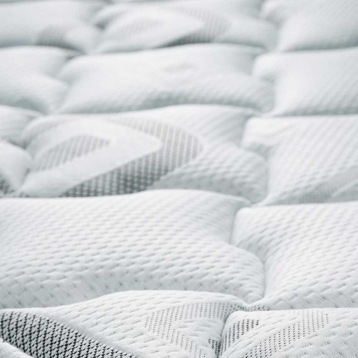 Cama Europea Celta Base Dividida King Terapeutic + Respaldo + 2 Veladores Aura Honey