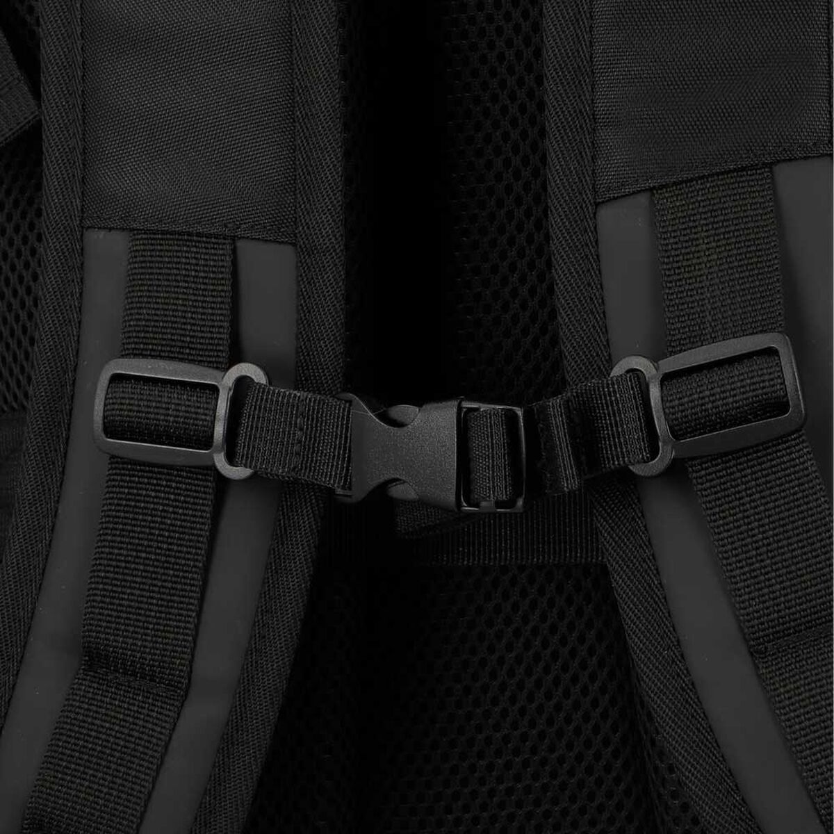 Mochila de Viaje Saxoline Urbanite 5SX 40 lts. Negro