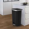 Basurero Pl&aacute;stico EKO Negro con Pedal 45 L
