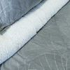 Cubrecama Doral 1.5 Plazas Outboss Estampado Nebula Sherpa D1