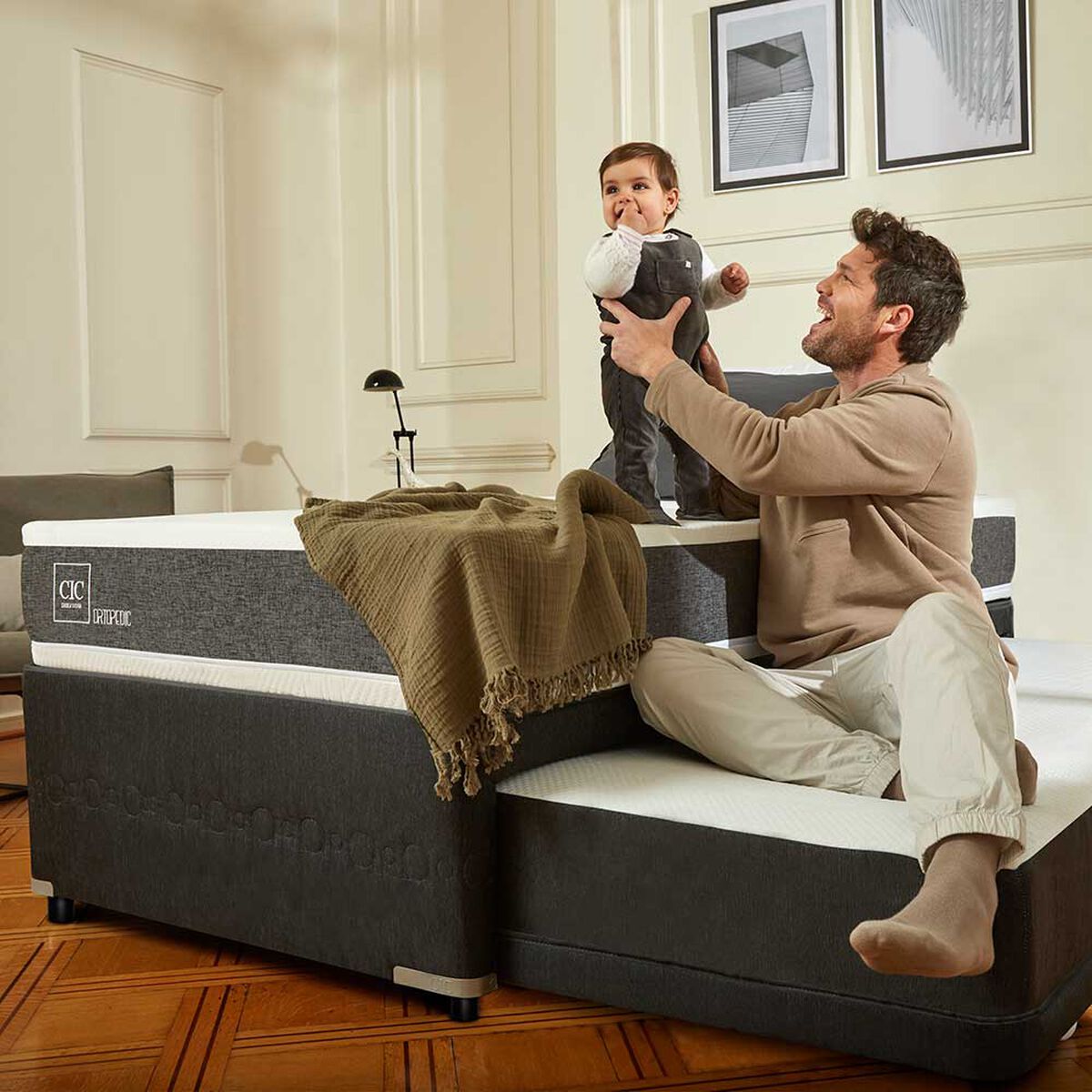 Cama Nido CIC 1,5 Plazas Ortopedic + Respaldo + Velador Gales