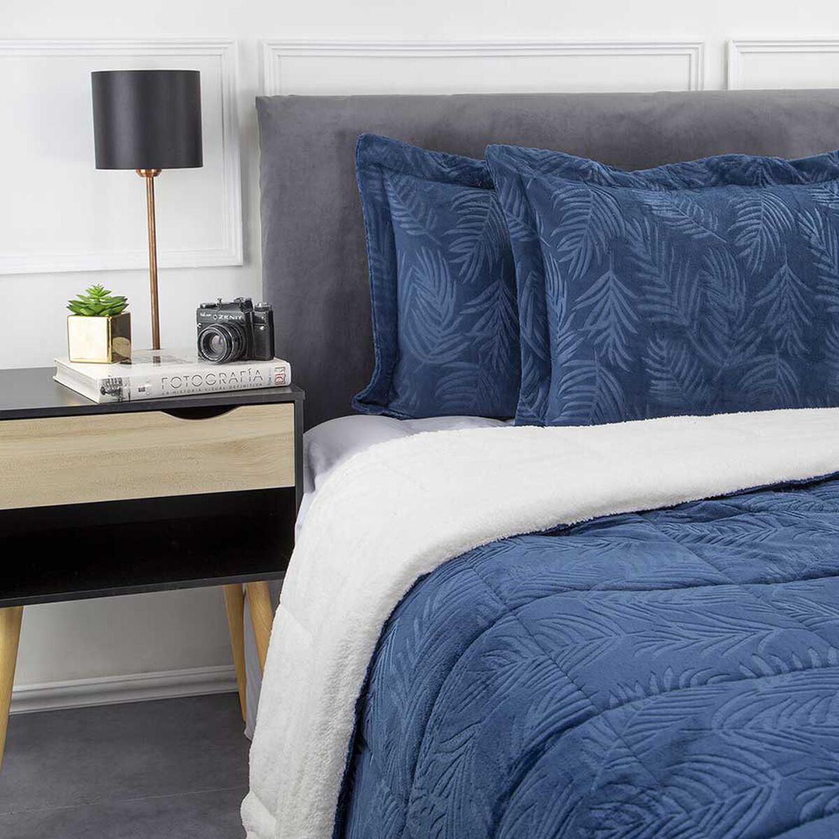 Plum&oacute;n Coral Embossed Sherpa Zibel 2 Plazas Liso Azul