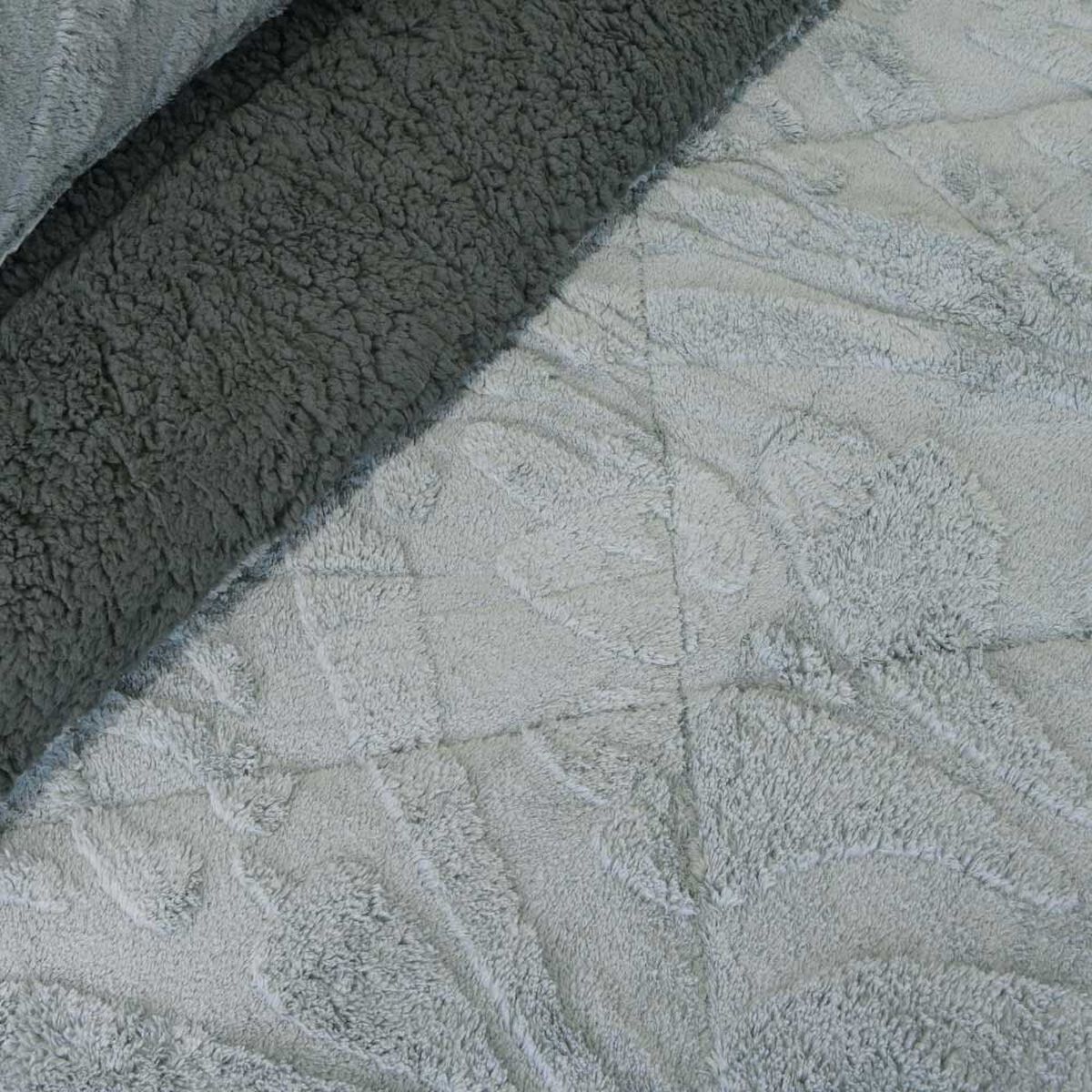 Cubrecama Doral Super King Jacquard Liso Gris