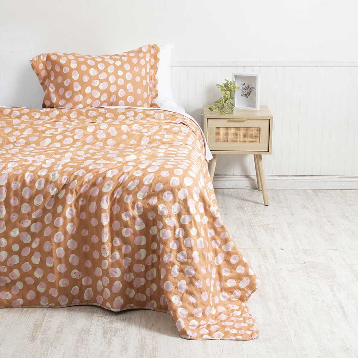 Set Quilt + Juego de Sábanas Estamapado Mashini 1,5 Plazas Palmas