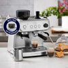 Cafetera Oster con Molinillo Baristamax BVSTEM7300013