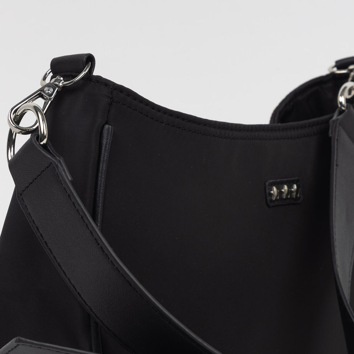 Bolso Negro Icono