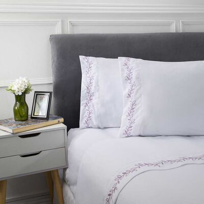 Imagen 2 del producto Juego de Sábanas Bordada Dreams King Liso Blanco