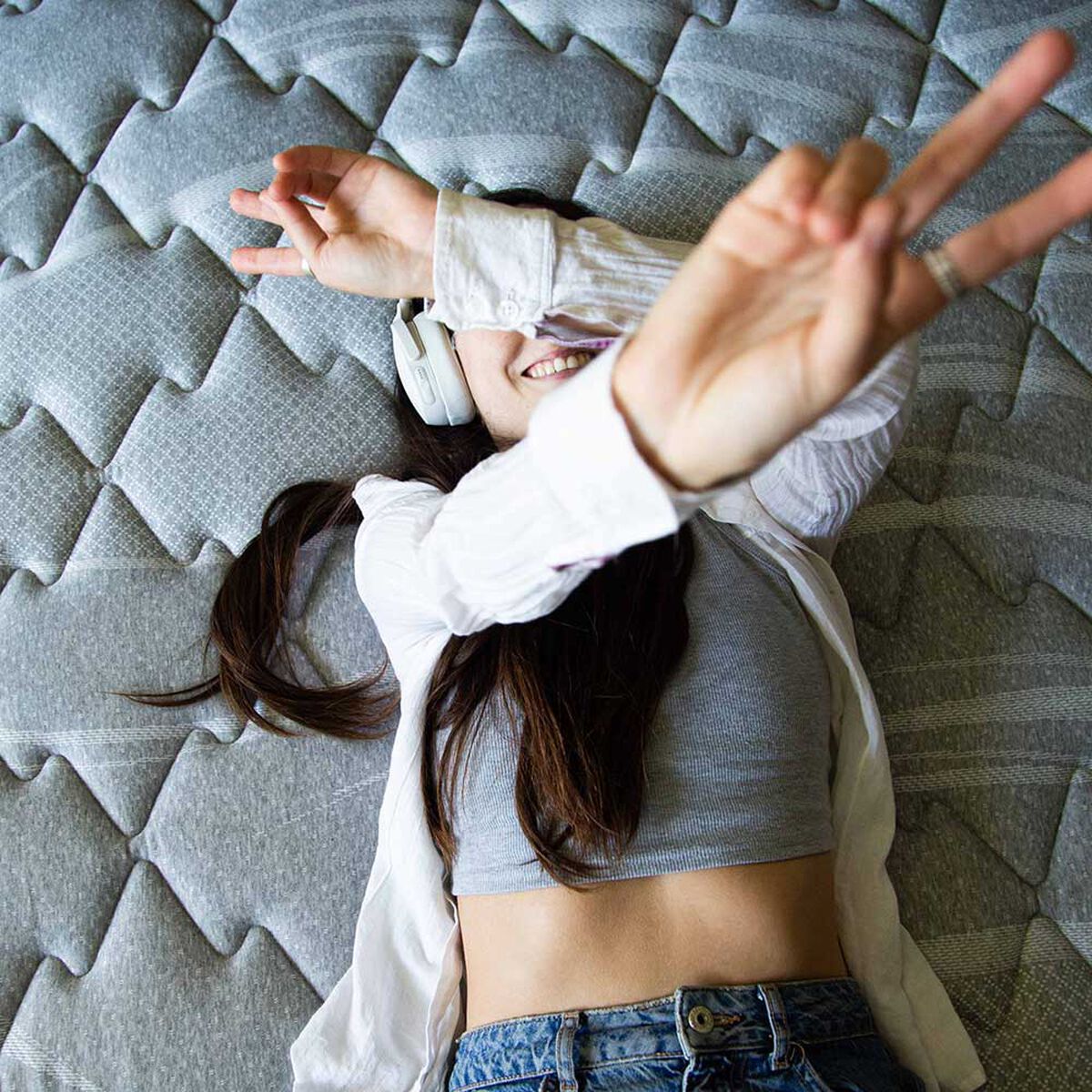 Cama Baúl Flex 2 Plazas Therapedic Plus  + Respaldo Royal + 2 Veladores Rock