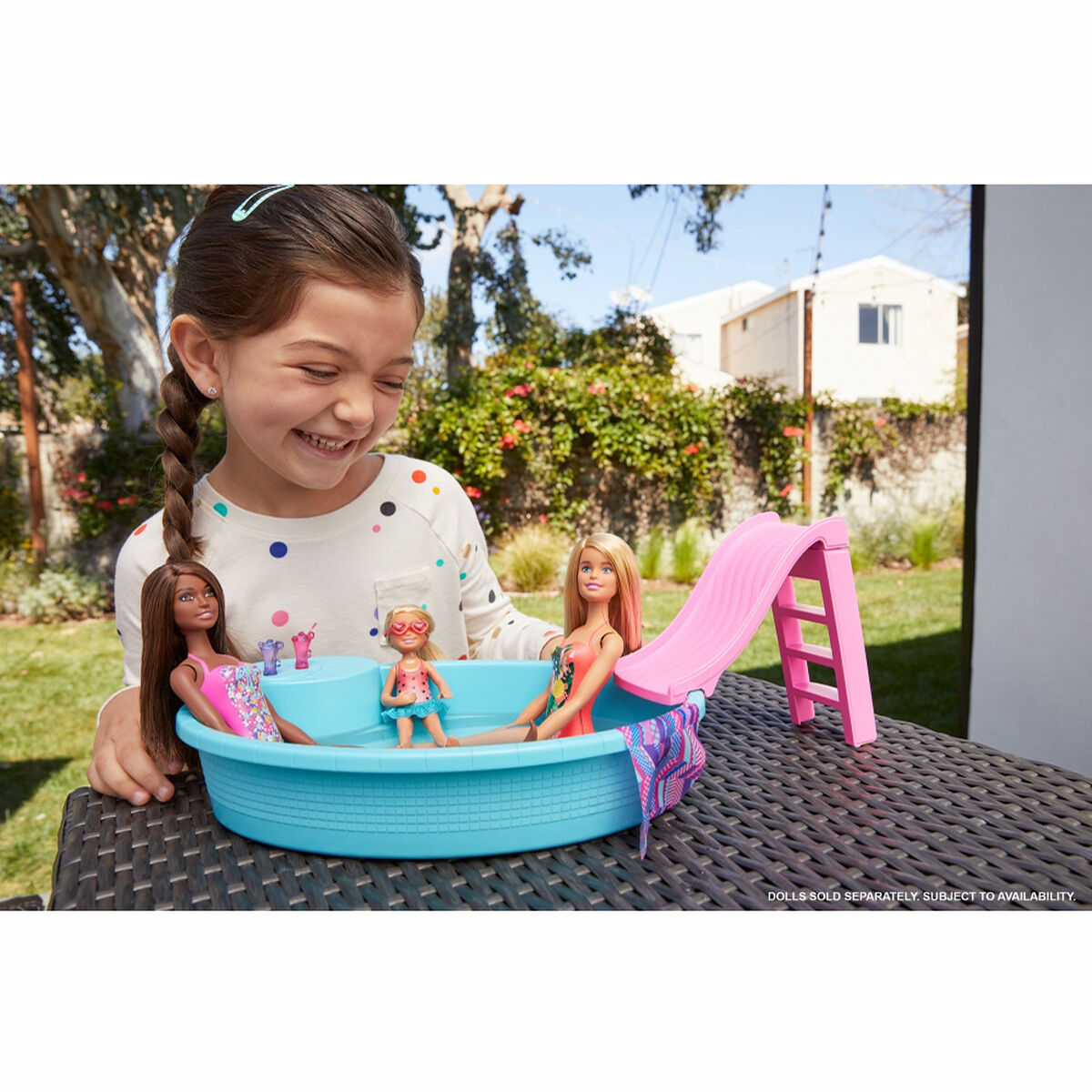 Barbie Alberca y Muñeca