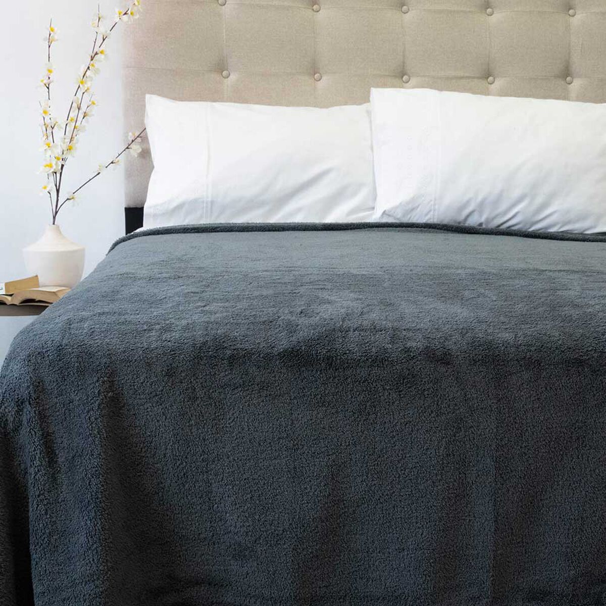 Frazada Poliéster Doral 2 Plazas Deluxe Gris Oscuro