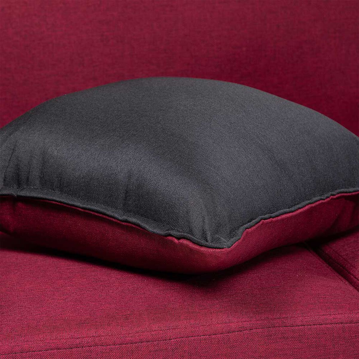 Juego de Living Almore Paris Sofá 3 Cuepos + Dos Pouf 1 Cuerpo Negro Rojo