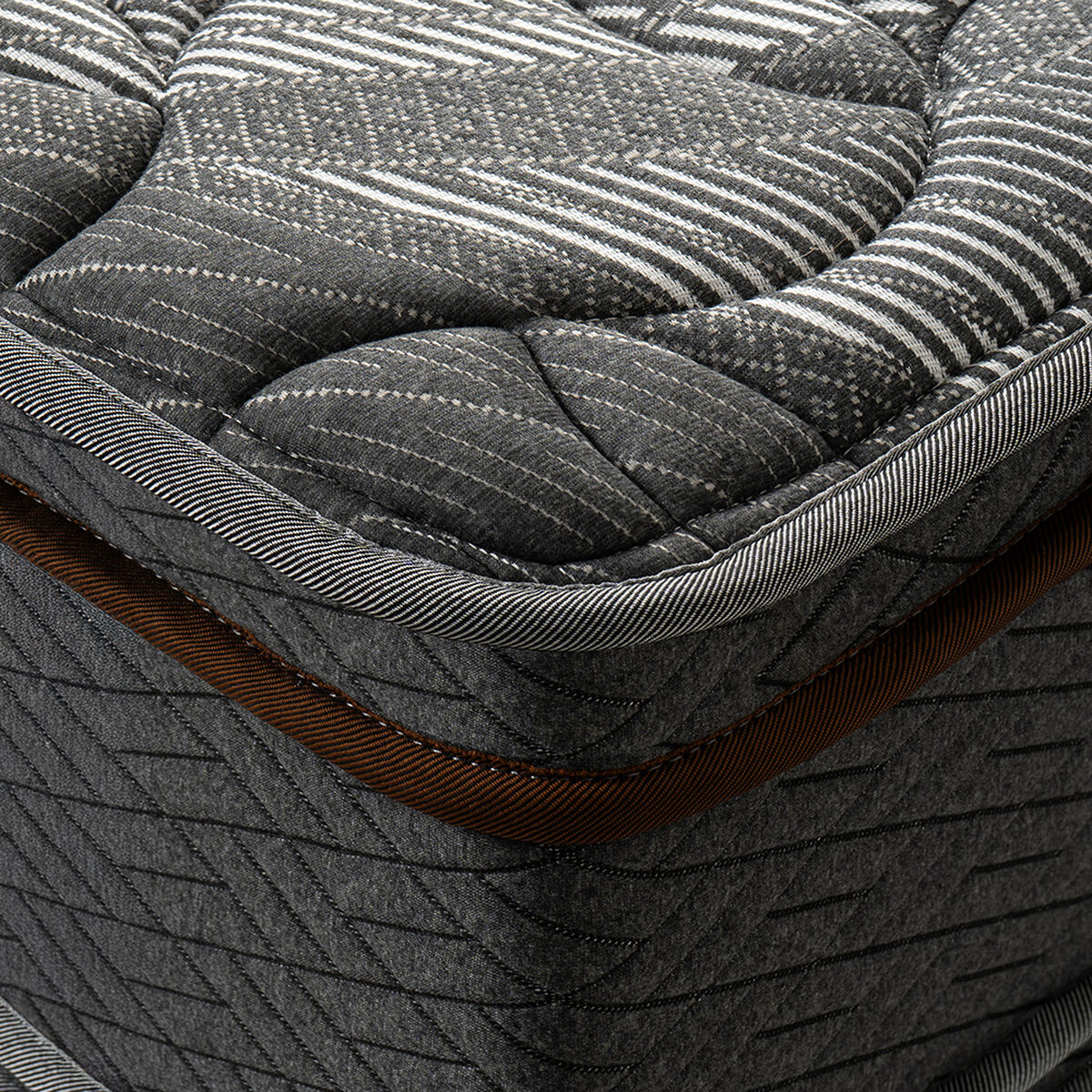 Cama Europea Celta Everest Copper Black King + 2 Almohadas Cotton 50 x 90 cm