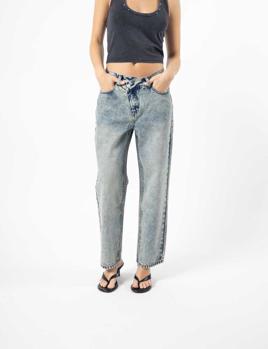 Jeans Straight Bot&oacute;n Cruzado Mujer Icono